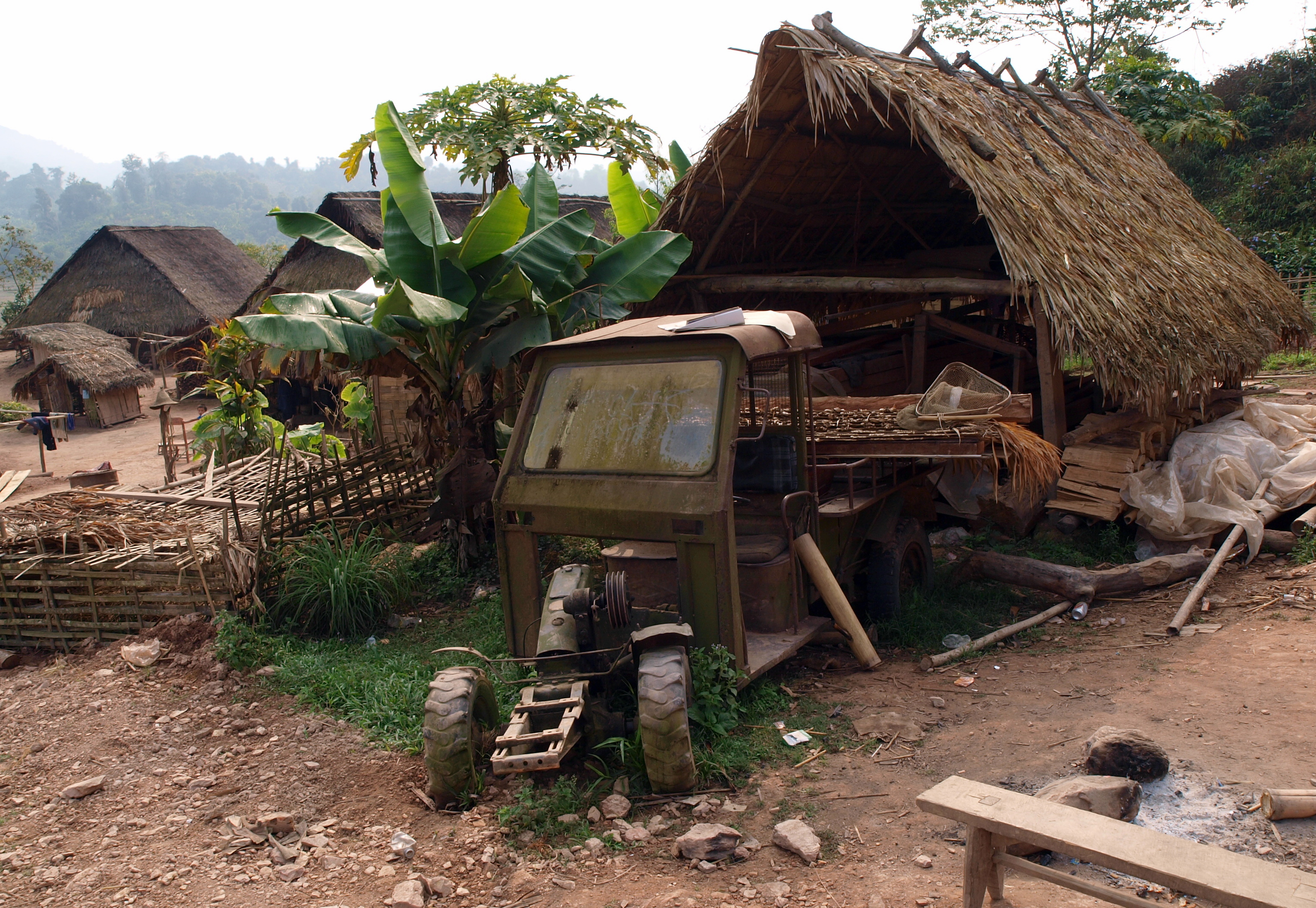 Common tractor in Laos|640